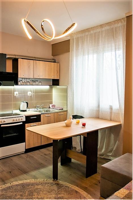 Jukebox Suite 2 Bedrooms - Big Balcony سالونيك المظهر الخارجي الصورة