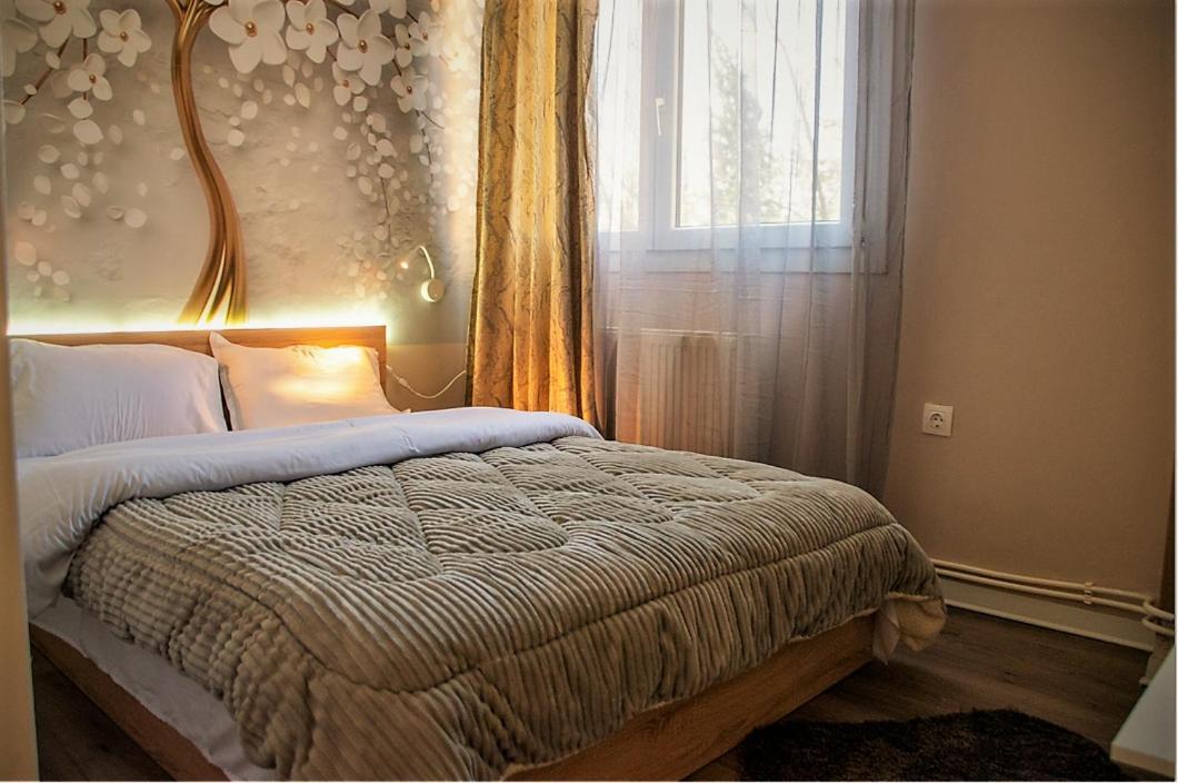 Jukebox Suite 2 Bedrooms - Big Balcony سالونيك المظهر الخارجي الصورة